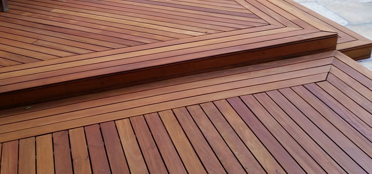 Redwood Decking Material in Calabasas, CA